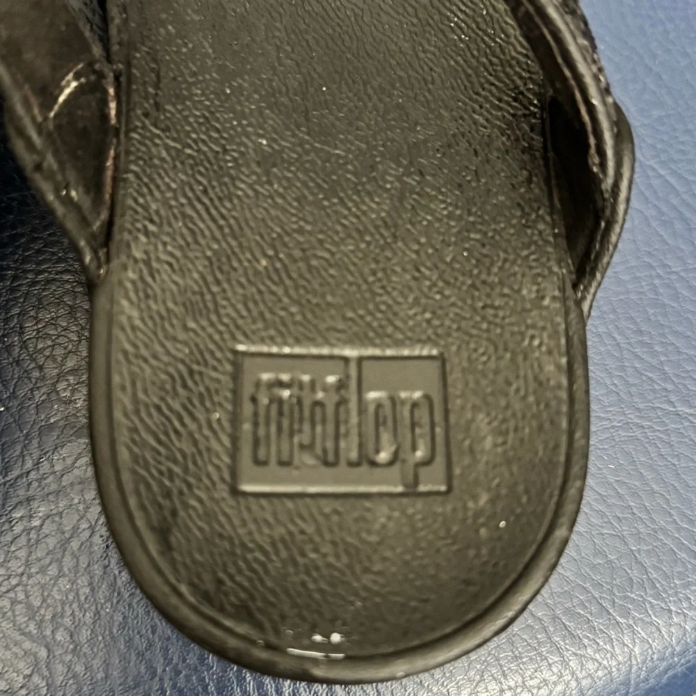FitFlop Women's Lulu Glitter Toe-Thongs in‎ black.  Sz 7